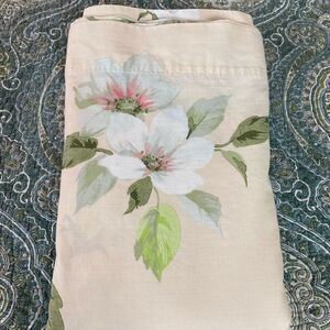 Floral Print Vintage Full sz Cotton Sheet - Cream with White & Green Floral